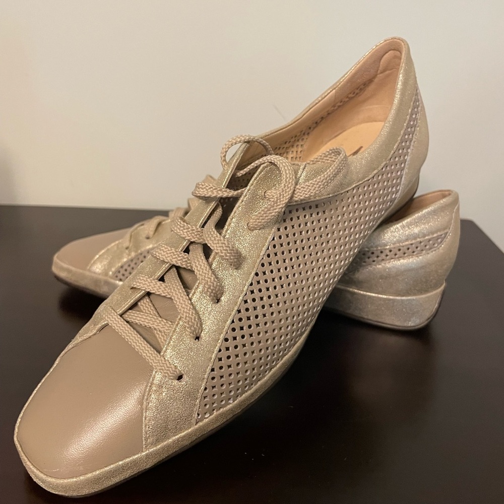 Stylish and Unique Gold Amalfi Italian Leather Dressy Athletic Shoes, Size 9
